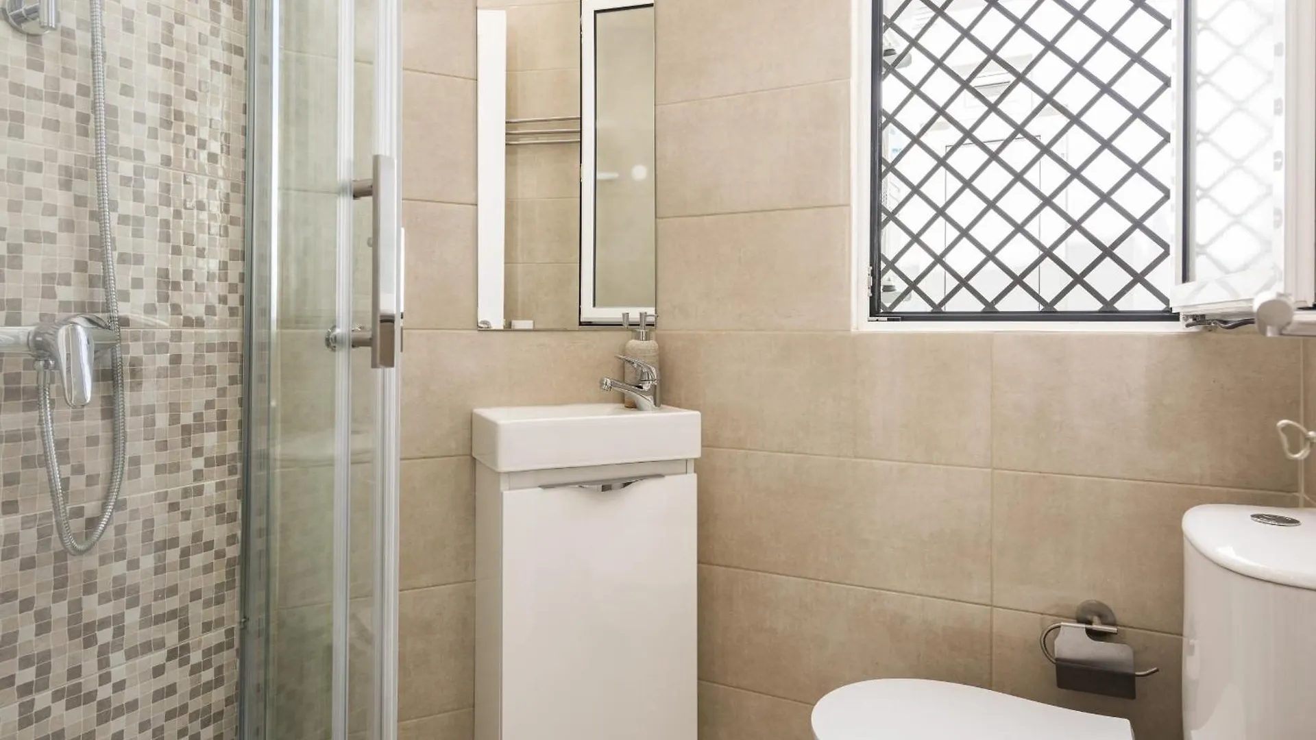 City Rooms - Roma - Private Room By Hd Faro 0*,  Portugal